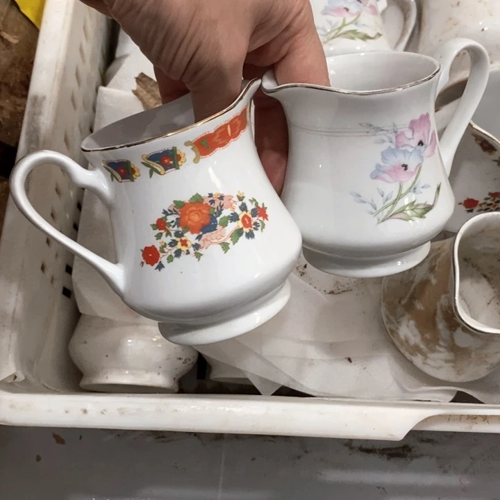 瓷片白瓷釉上彩两个有微瑕疵