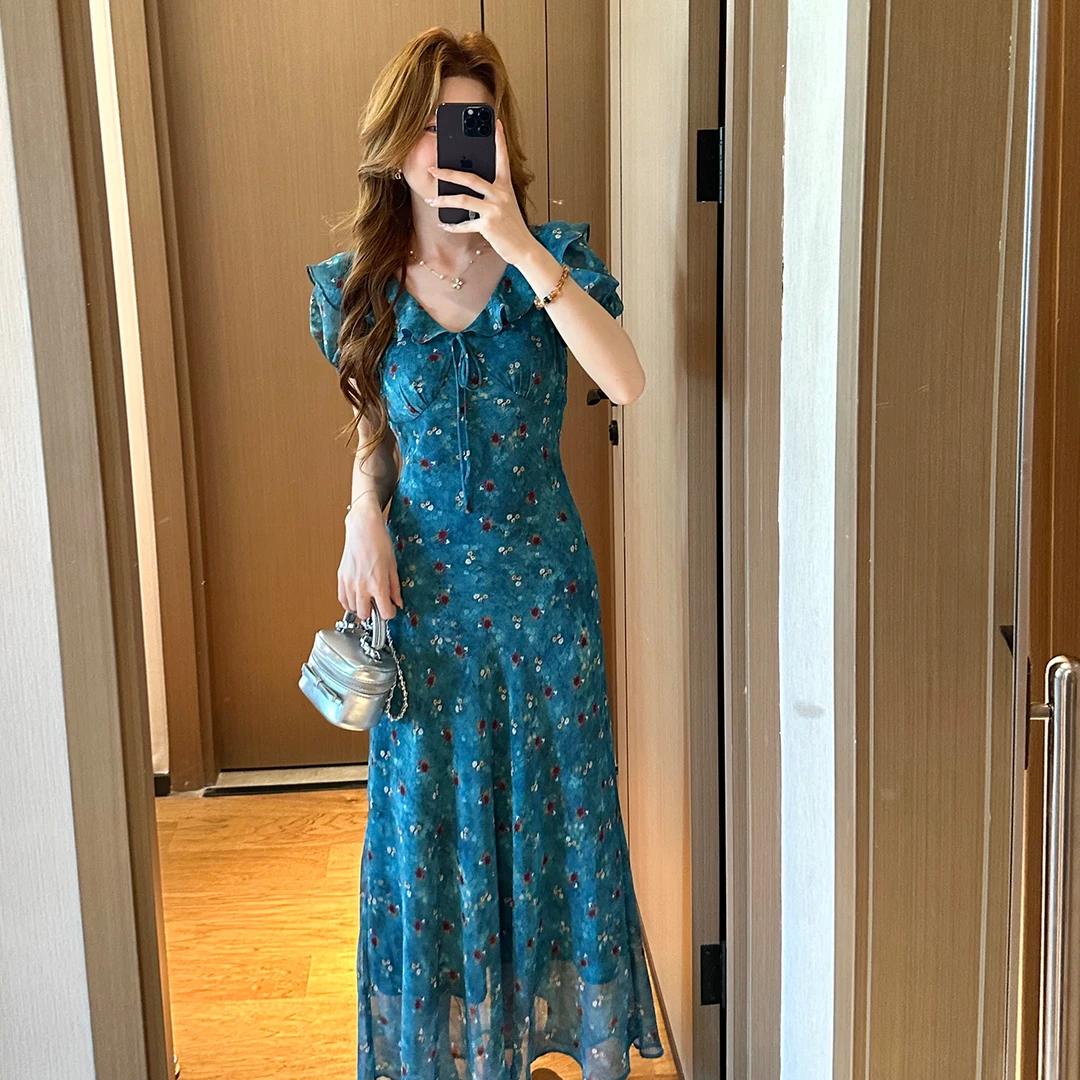 今年流行爆款蓝色碎花连衣裙女夏季2025新款小个子巨好看掐腰长裙