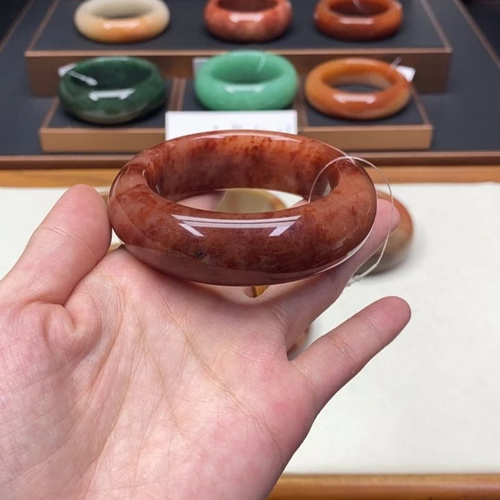 叶***子石英质玉未镶嵌佘