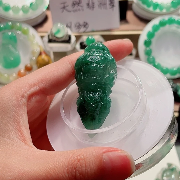 石英质玉未镶嵌吊坠