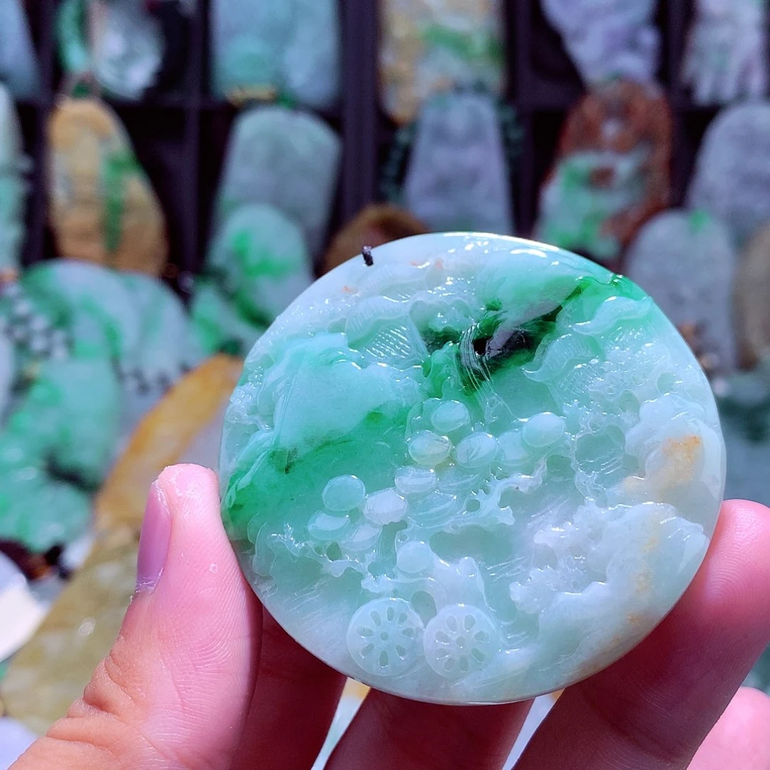 颈饰未镶嵌翡翠天然