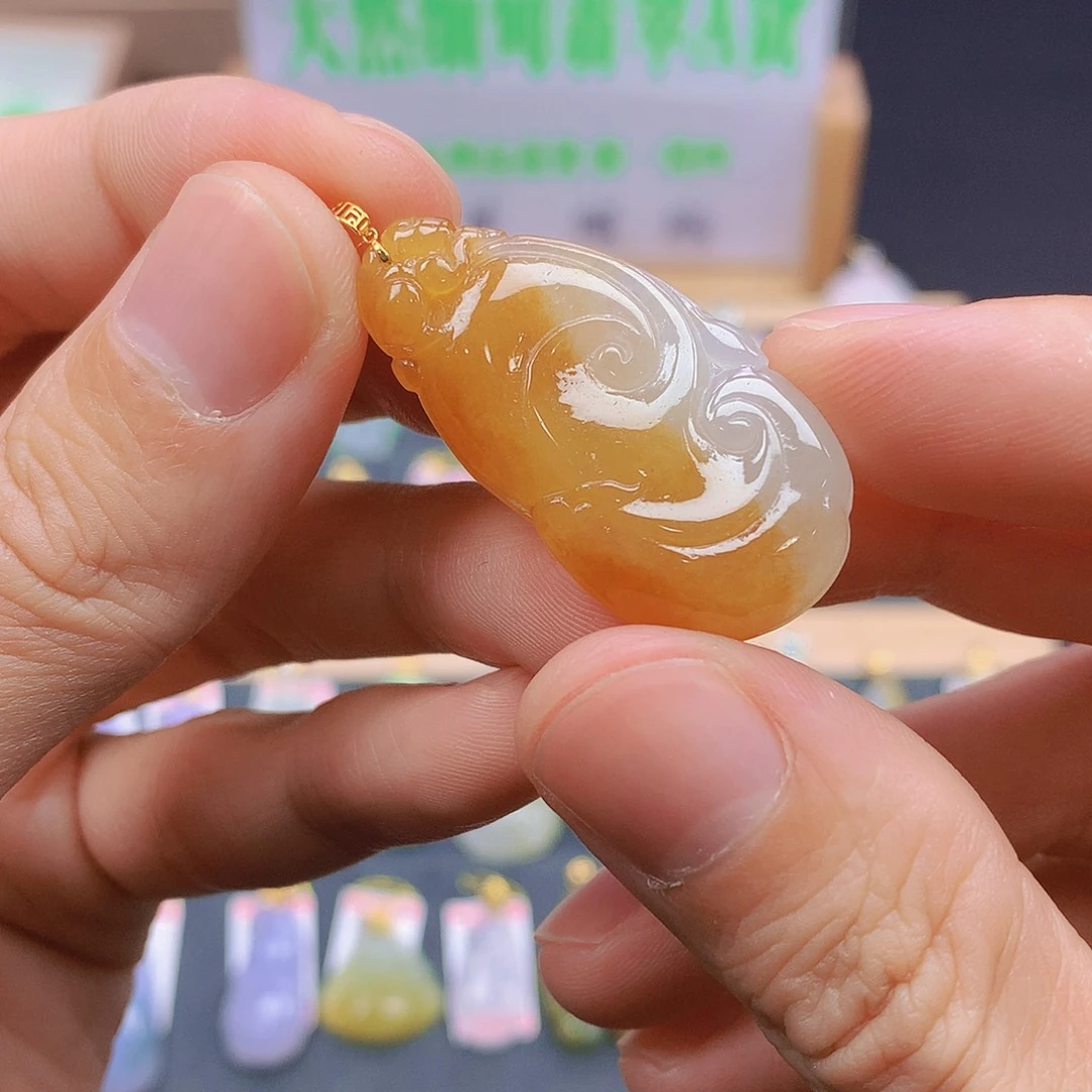 翡翠18K金镶嵌颈饰翡翠