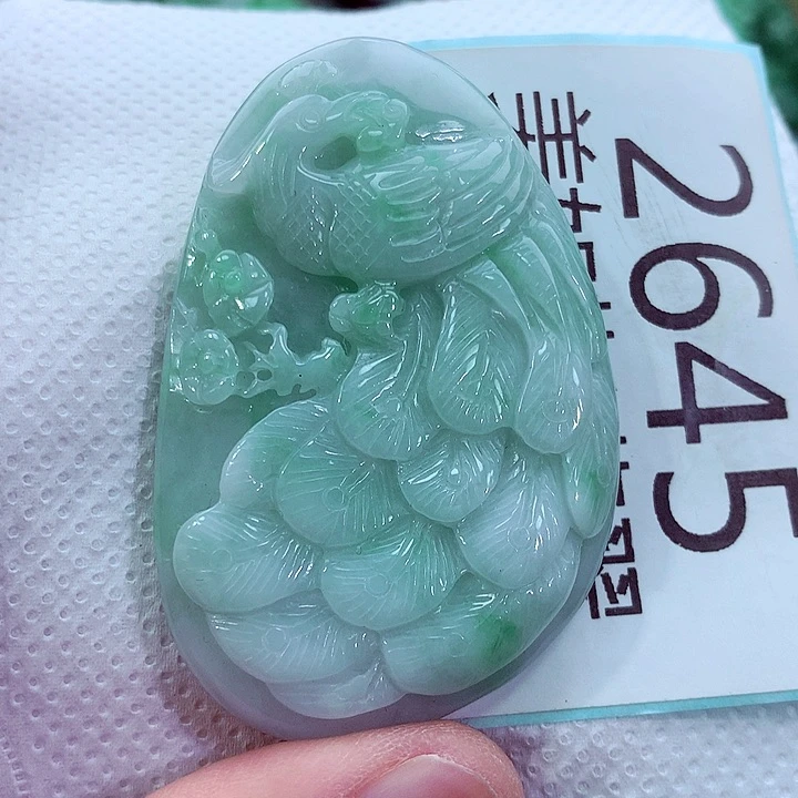 吊坠(不含链)未镶嵌翡翠