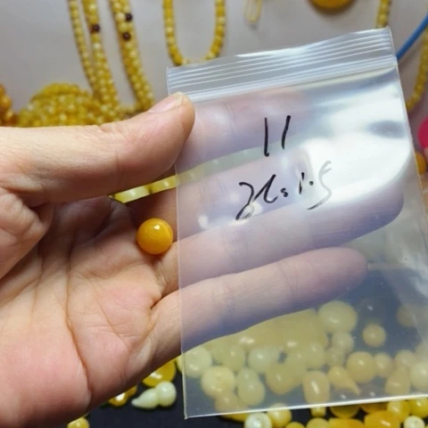 蜜蜡裸石未镶嵌天然蜜蜡鸡油黄10 加圆珠