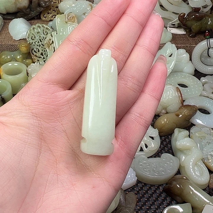 和田玉（糖玉）未镶嵌颈饰