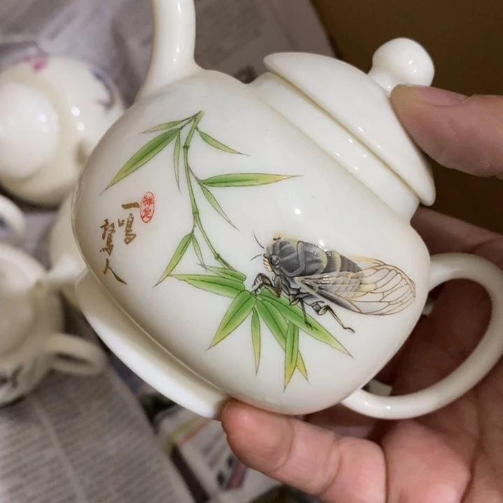 陶瓷艺术品及陶瓷壶
