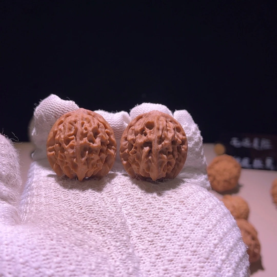 文玩核桃吊坠31野生烈焰珠