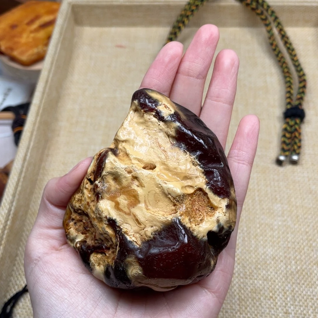 琥珀未镶嵌珠宝奇石