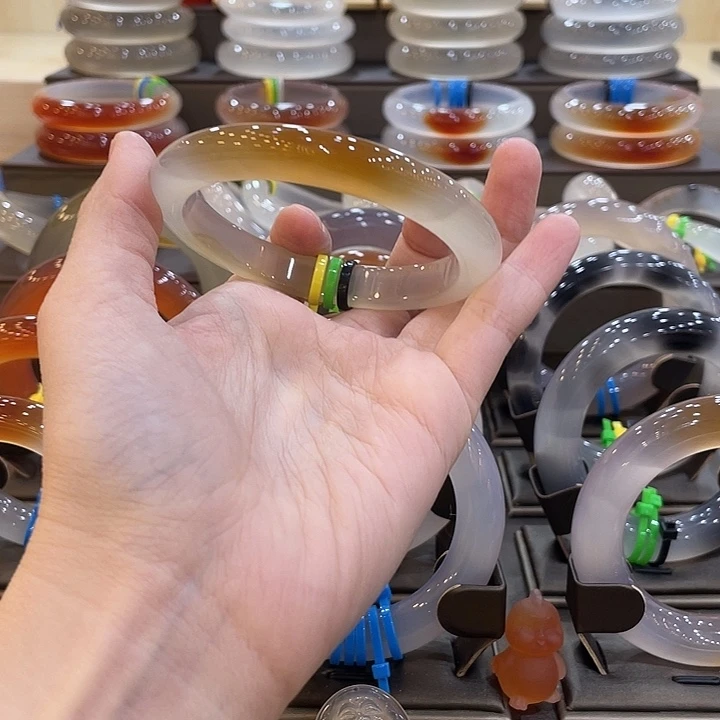 玛瑙/玉髓未镶嵌手镯