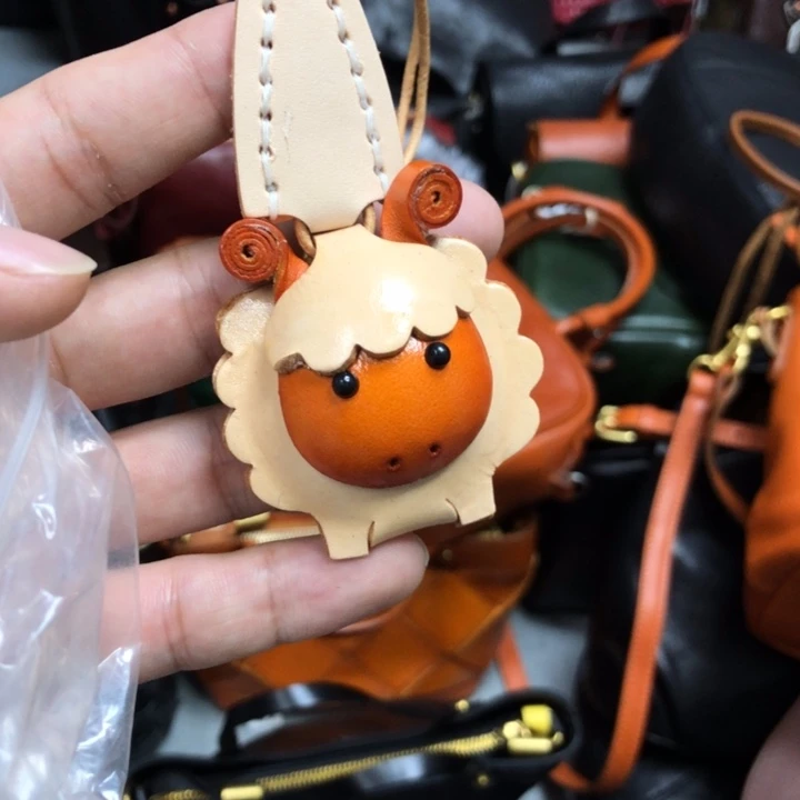 牛皮（革）小羊挂件