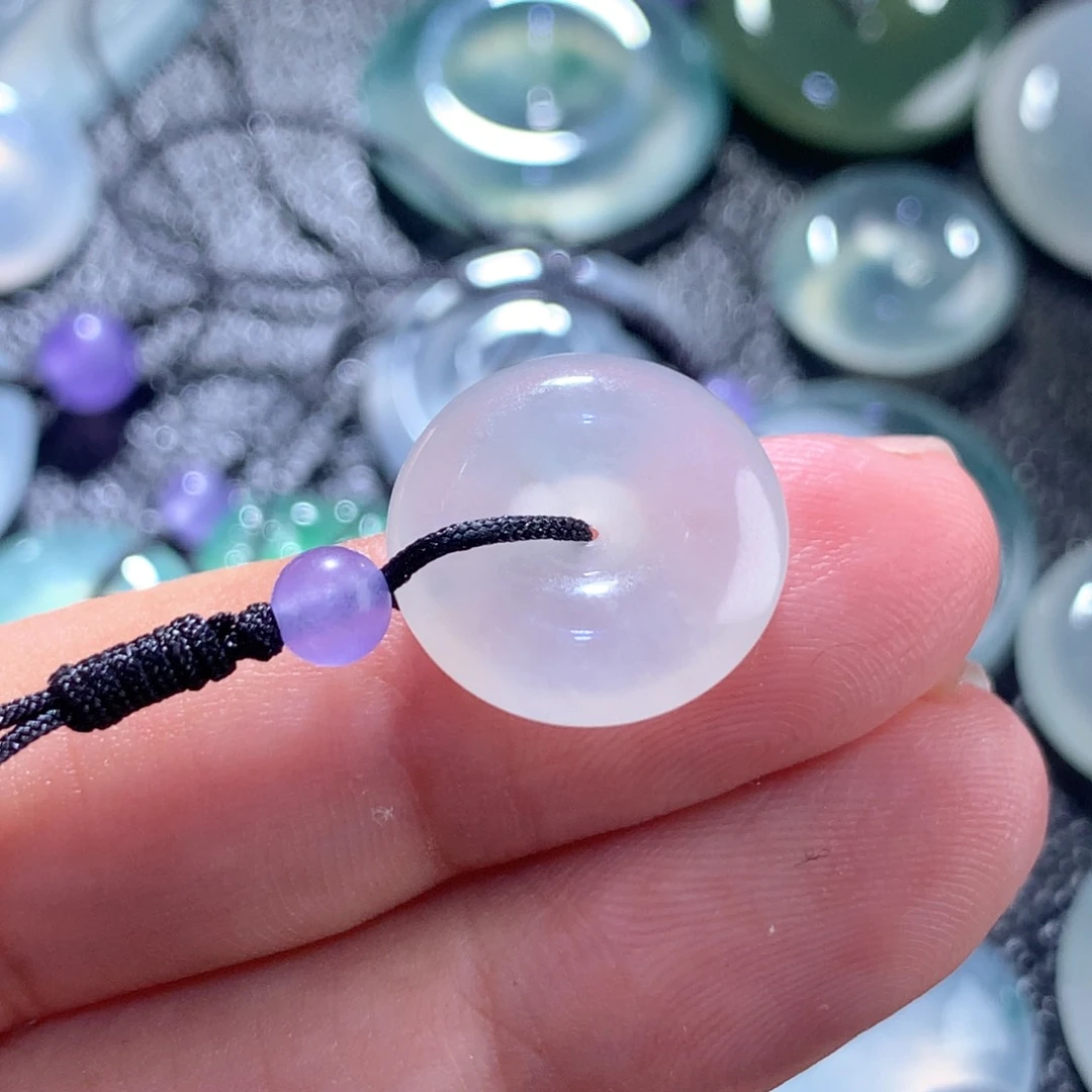 翡翠未镶嵌颈饰缅甸