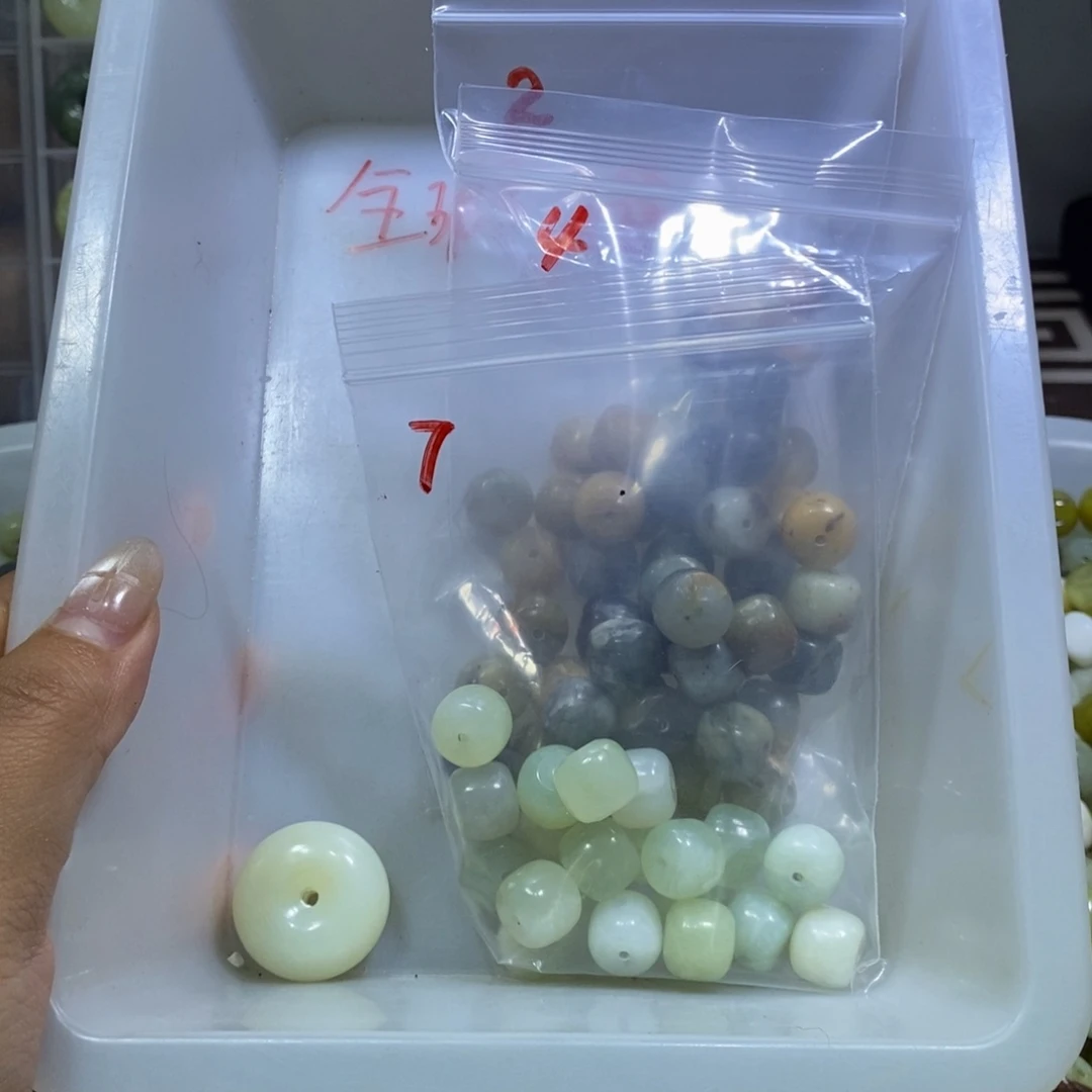 合金蛇纹石玉颈饰11