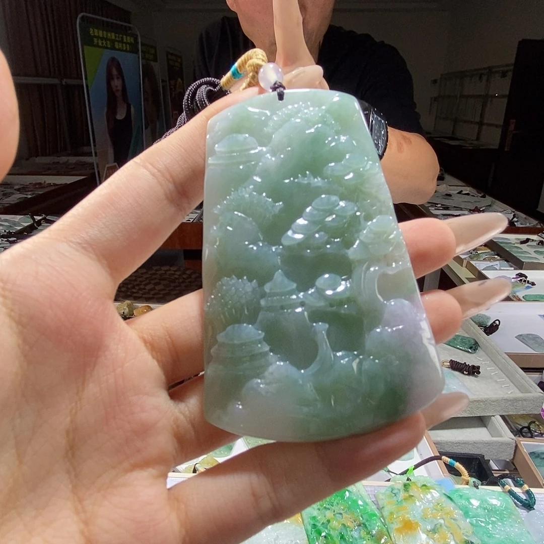 翡翠未镶嵌颈饰翡翠