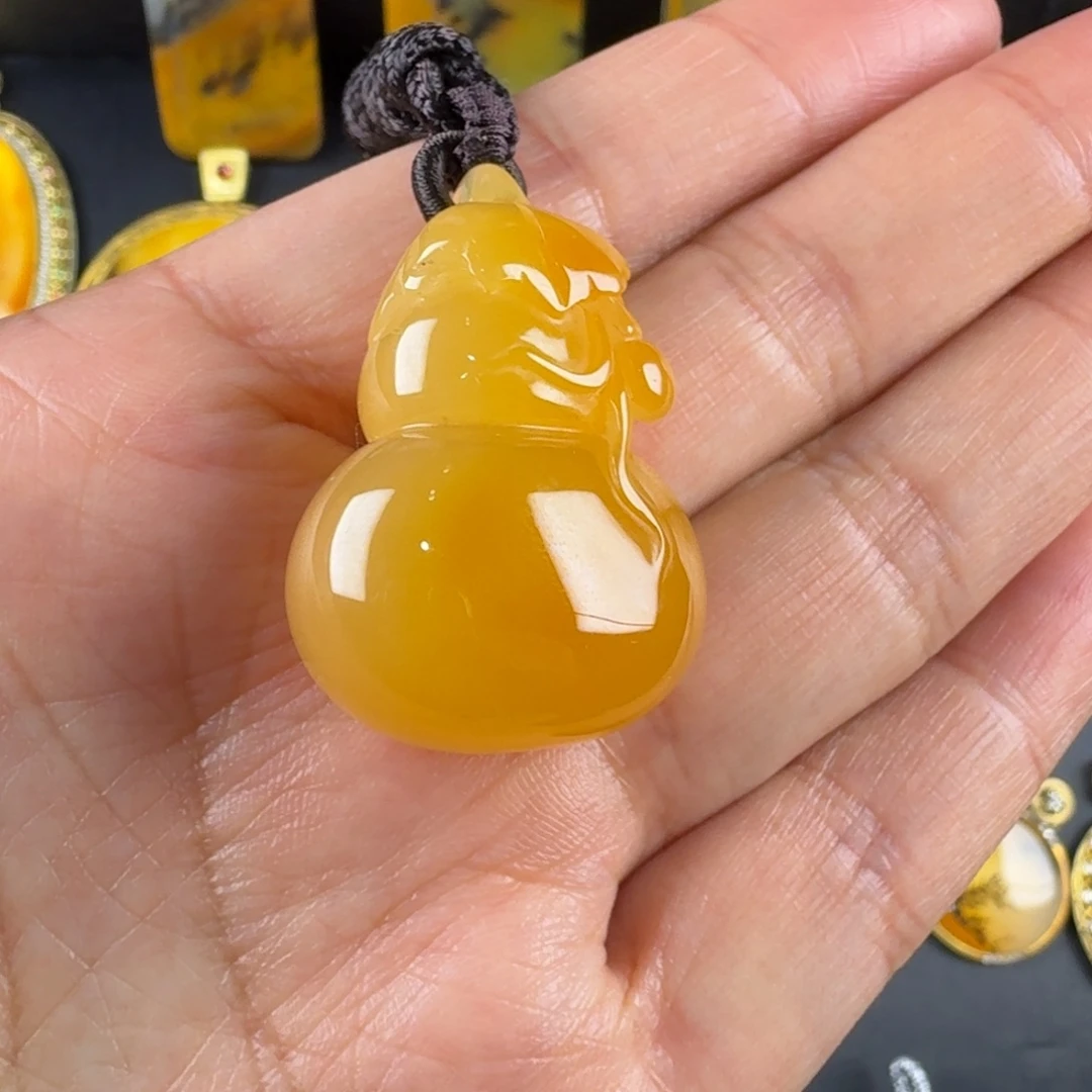 石英质玉（黄龙玉）未镶嵌吊坠(不含链)