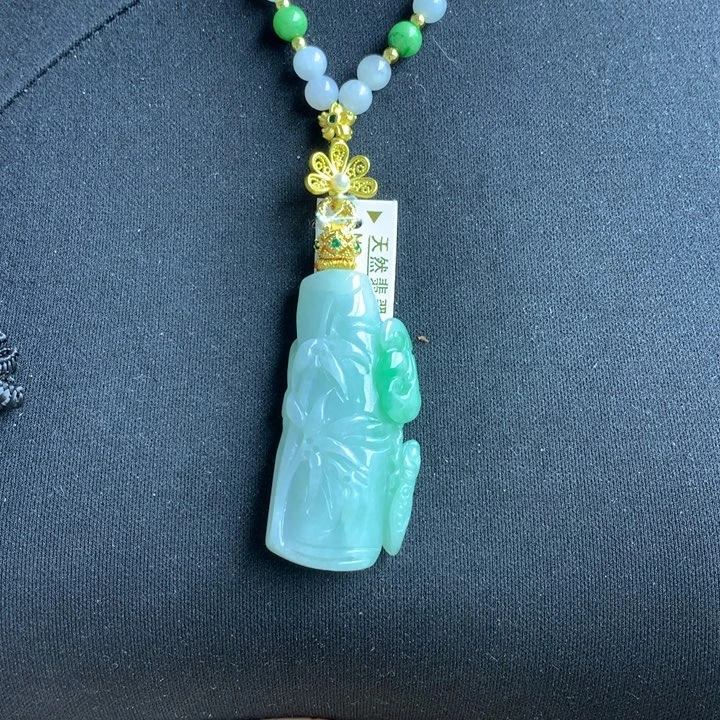 翡翠颈饰未镶嵌翡翠