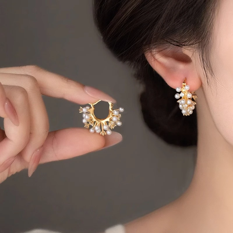 铜合金耳饰 法式精致绝美珠珠锆石耳环女轻奢高级感气质百搭耳饰