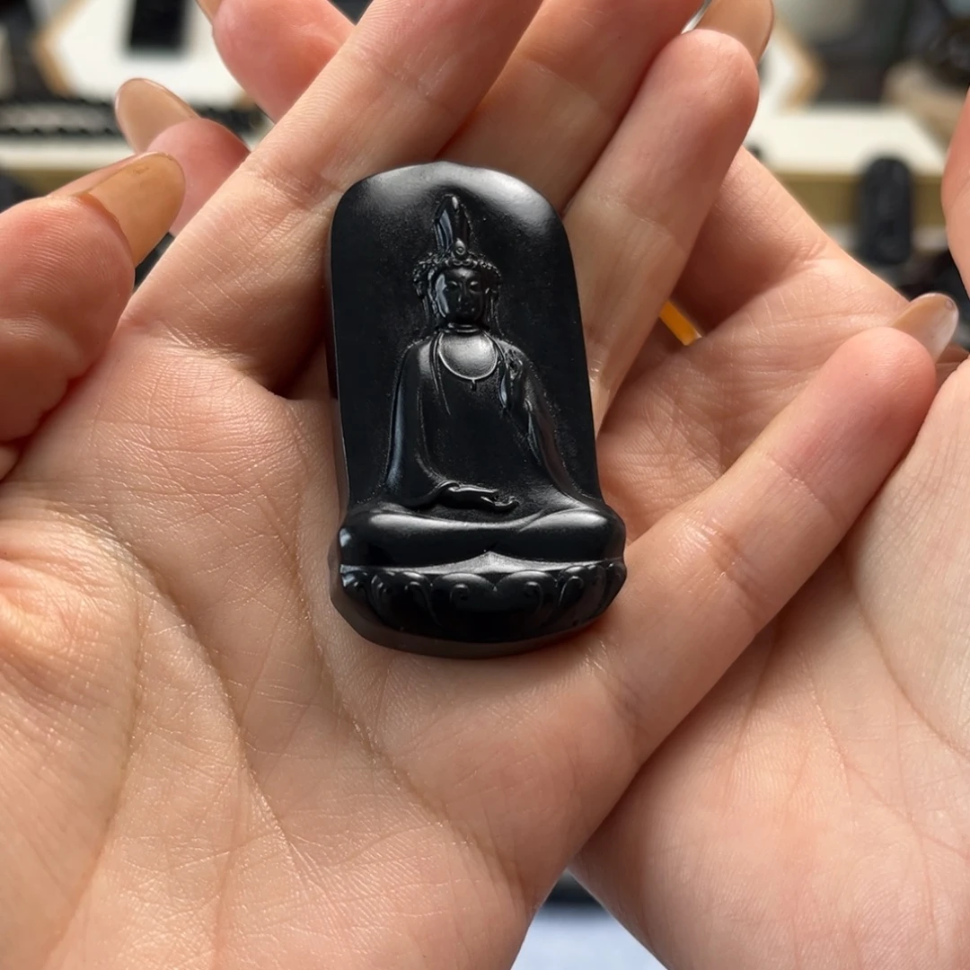 和田玉（墨玉）未镶嵌颈饰素衣