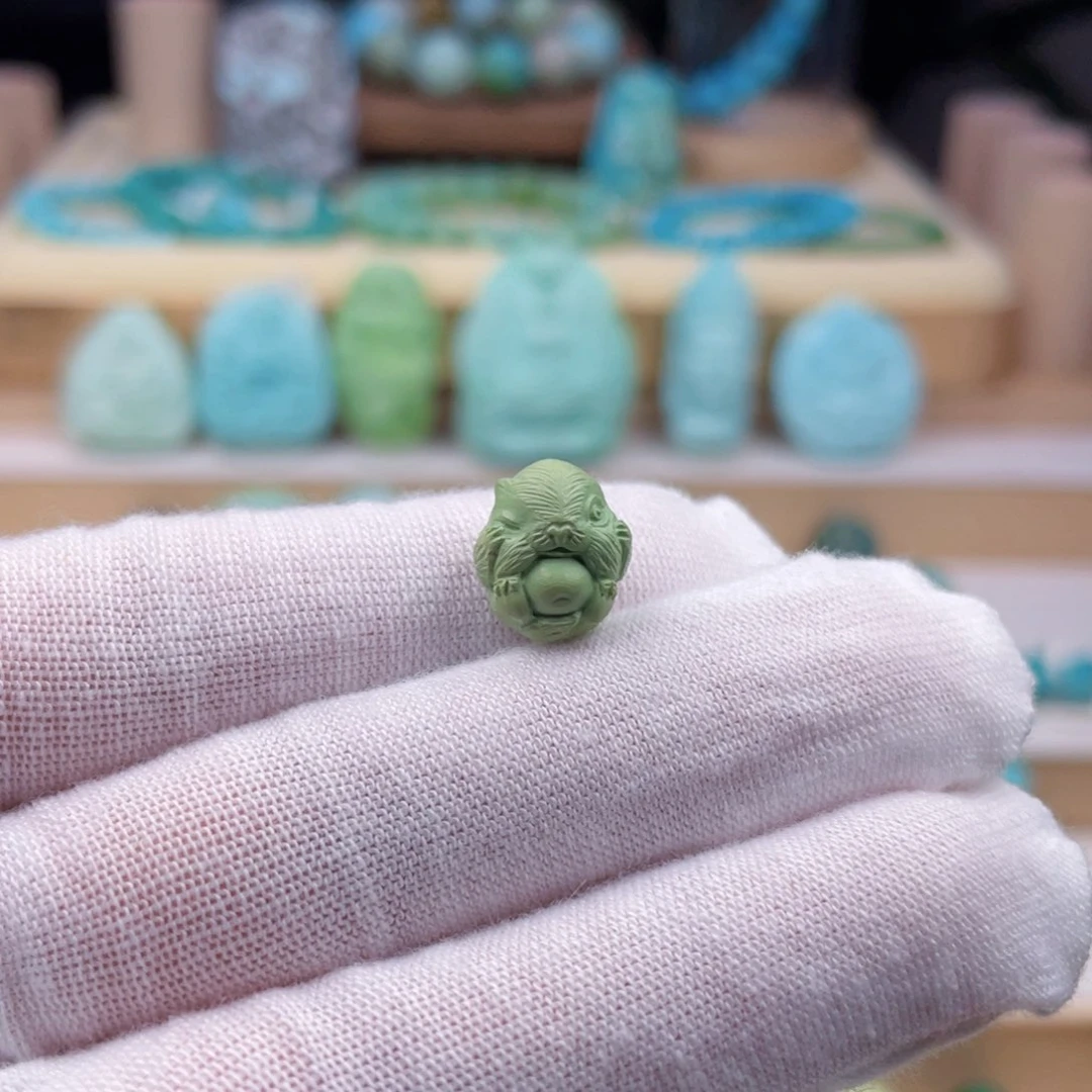 未镶嵌绿松石珠宝奇石