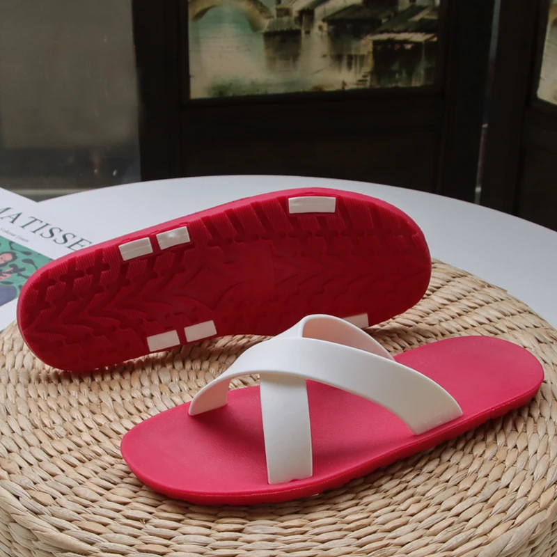 2025新款拖鞋女 夏季时尚外穿柔软交叉带耐磨防臭橡胶底泰国凉拖
