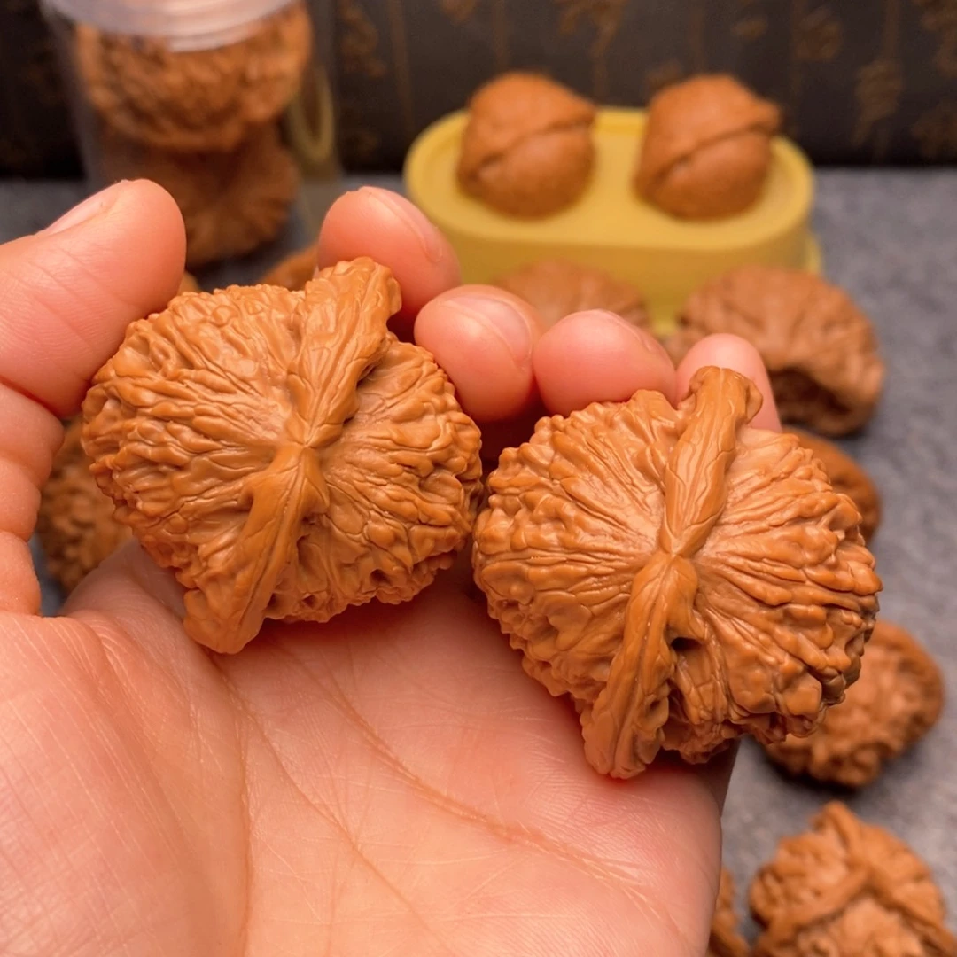 文玩核桃把件白狮子43.9尺