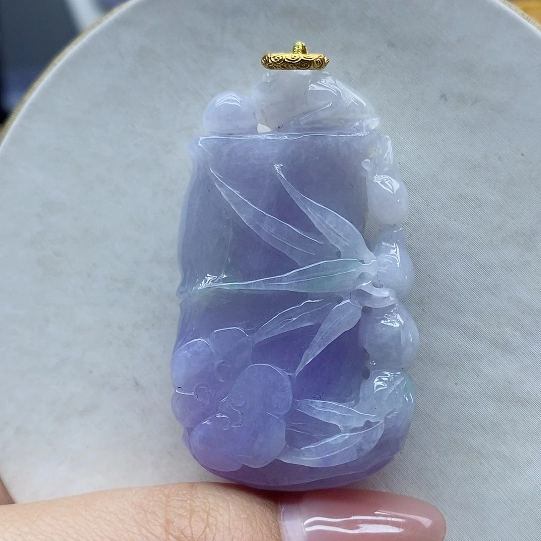 翡翠未镶嵌吊坠(赠链)