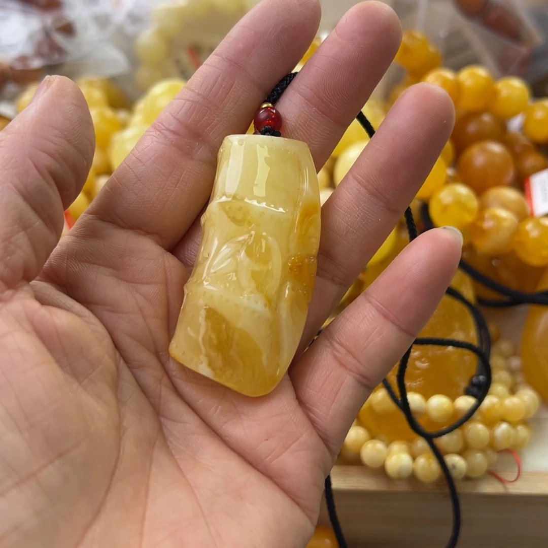 琥珀珠宝奇石未镶嵌