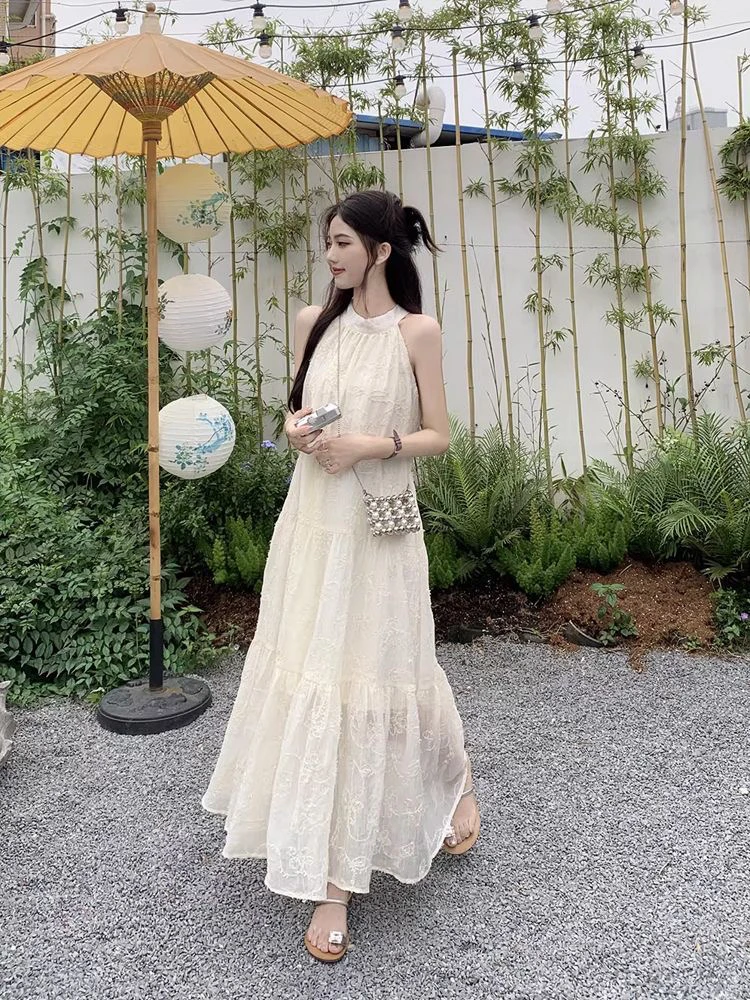 度假风长裙女法式高级感挂脖裙夏季雪纺连衣裙温柔风刺绣A字裙子