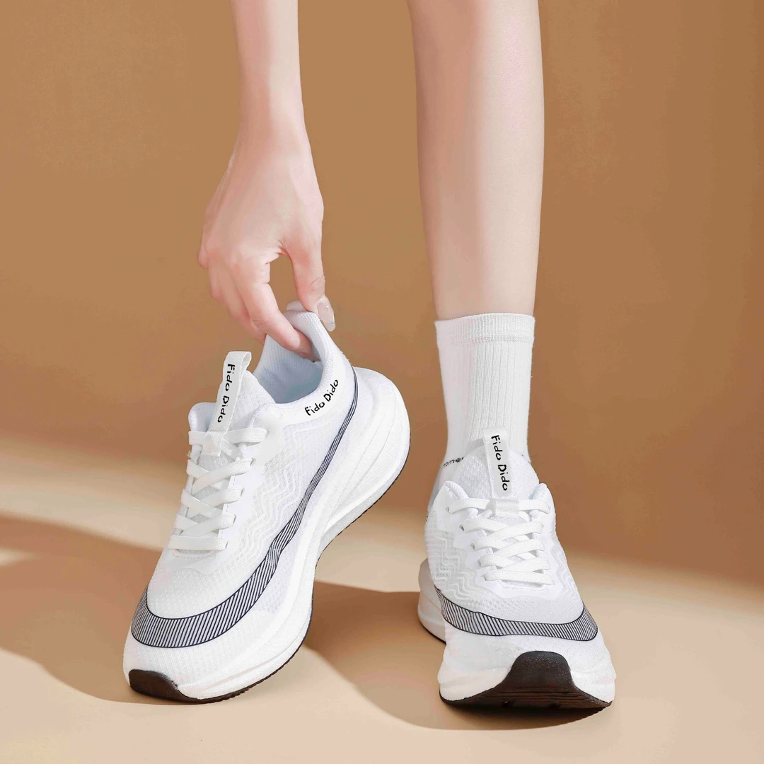 透气公路运动鞋碳板跑步休闲高帮耐磨时尚橡胶系带