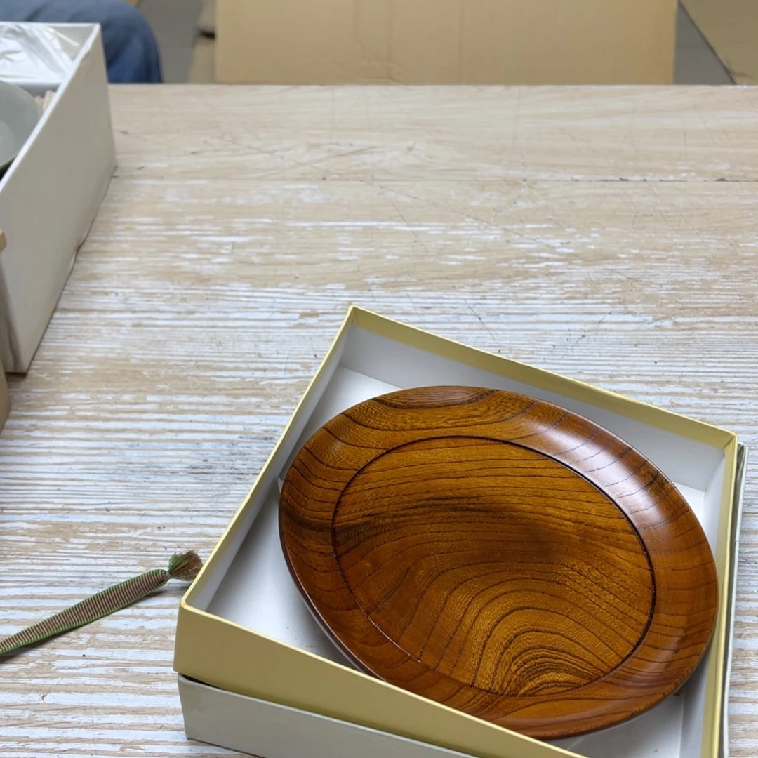 瓷片?****?密密麻麻地排列着一个大