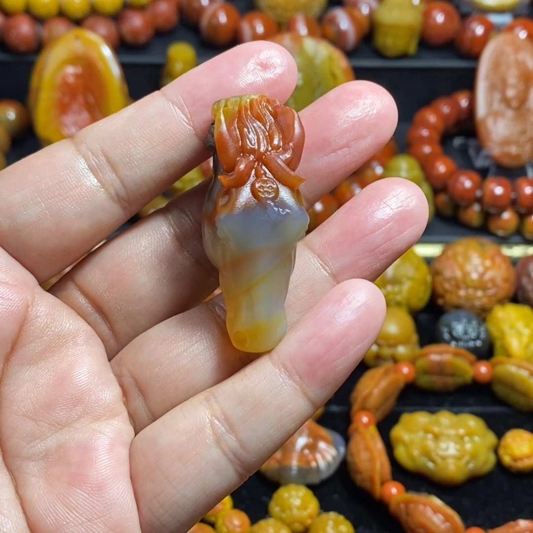 梓***伊玛瑙/玉髓未镶嵌战国红