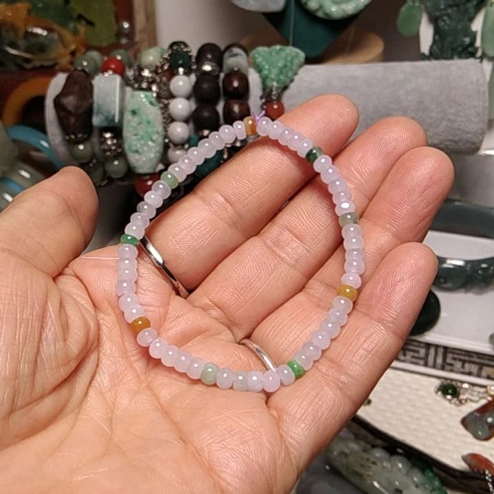 翡翠吊坠(赠链)未镶嵌