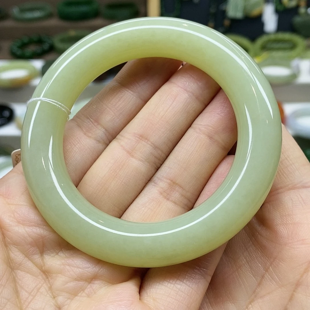 【闪购商品】未镶嵌手镯和田玉