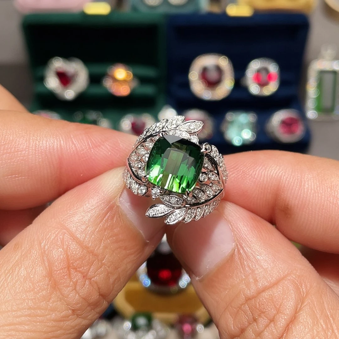 戒指18K金镶嵌碧玺5.71ct