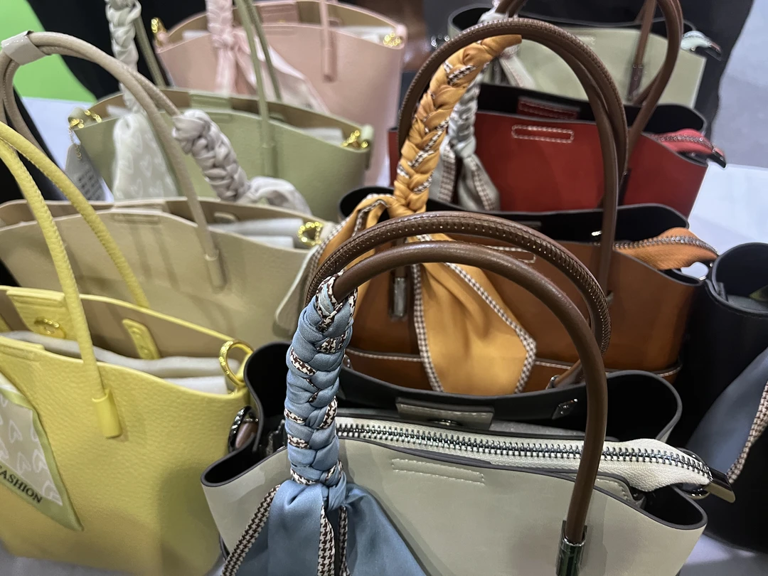 缝纫机 裘皮机 步进款圆条锁边机