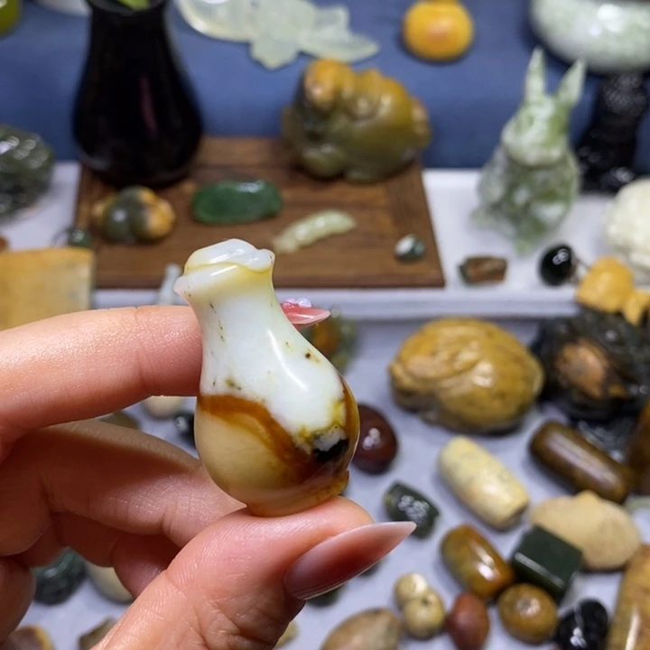 蛇纹石玉未镶嵌花玉