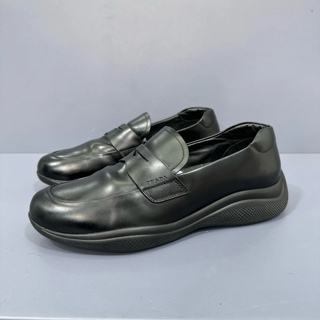 95新 HOGAN 40码 黑红一脚蹬 休闲鞋 很新