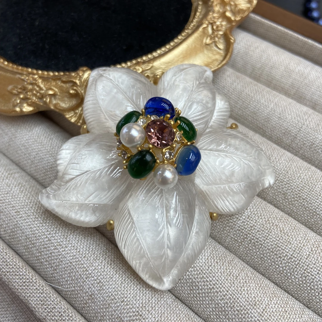 莫奈中古彩色琉璃花蕾珐琅栀子花胸针西洋古董复古配饰