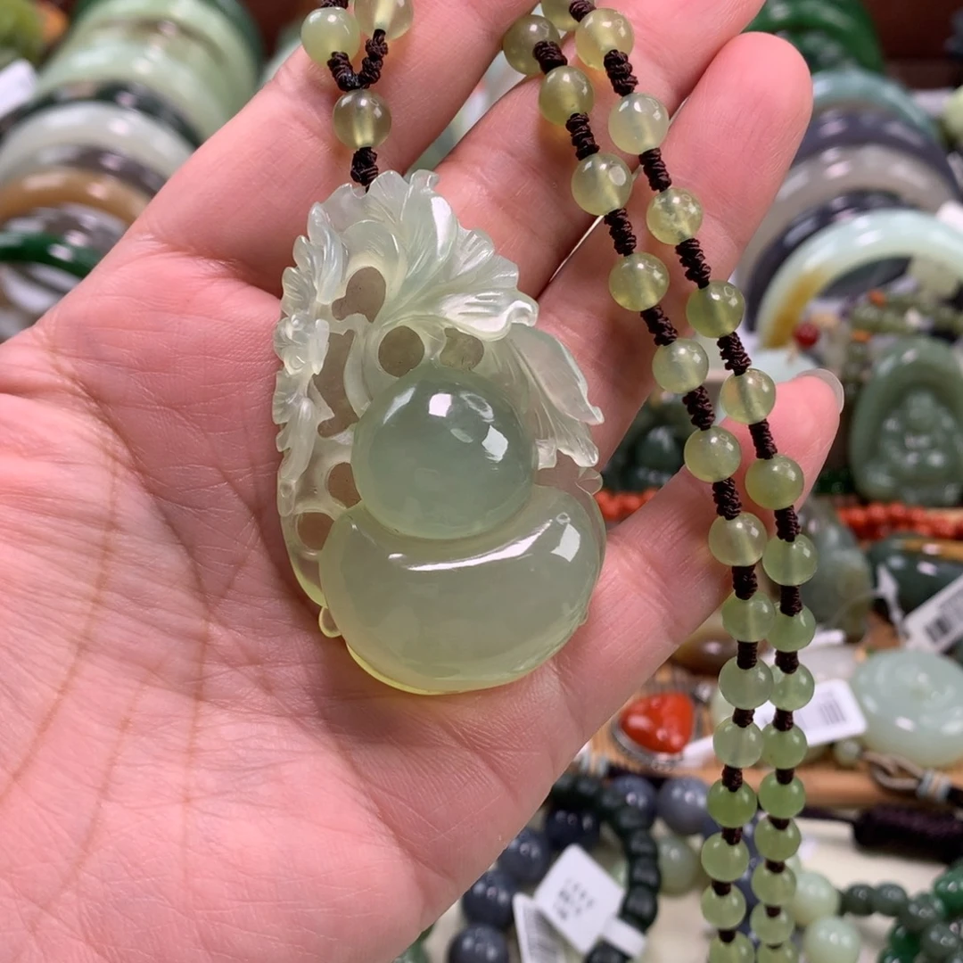 岫玉未镶嵌颈饰吊坠