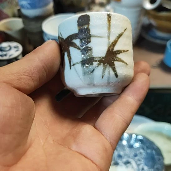 碗辉****）瓷器活动的人吗？，，