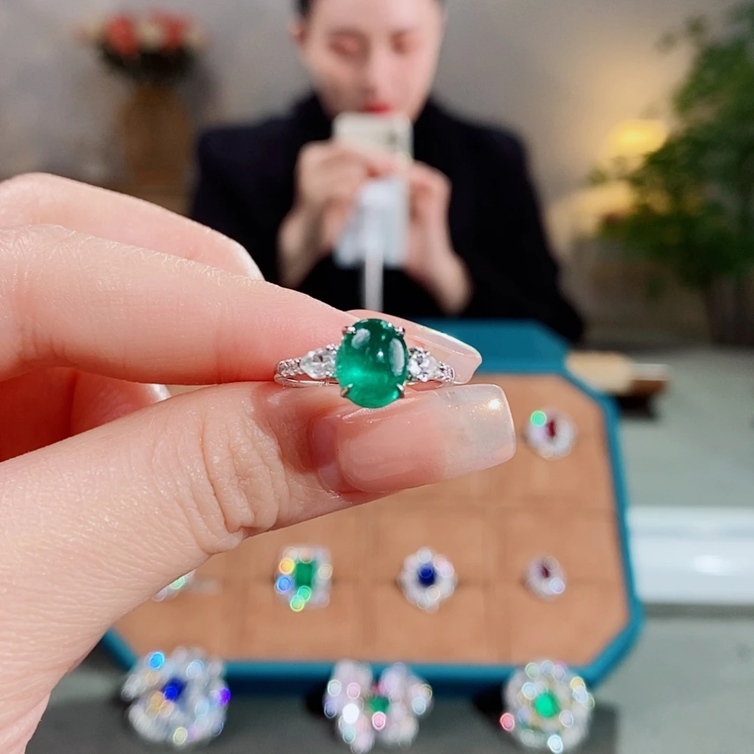 祖母绿戒指18K金镶嵌2.39ct