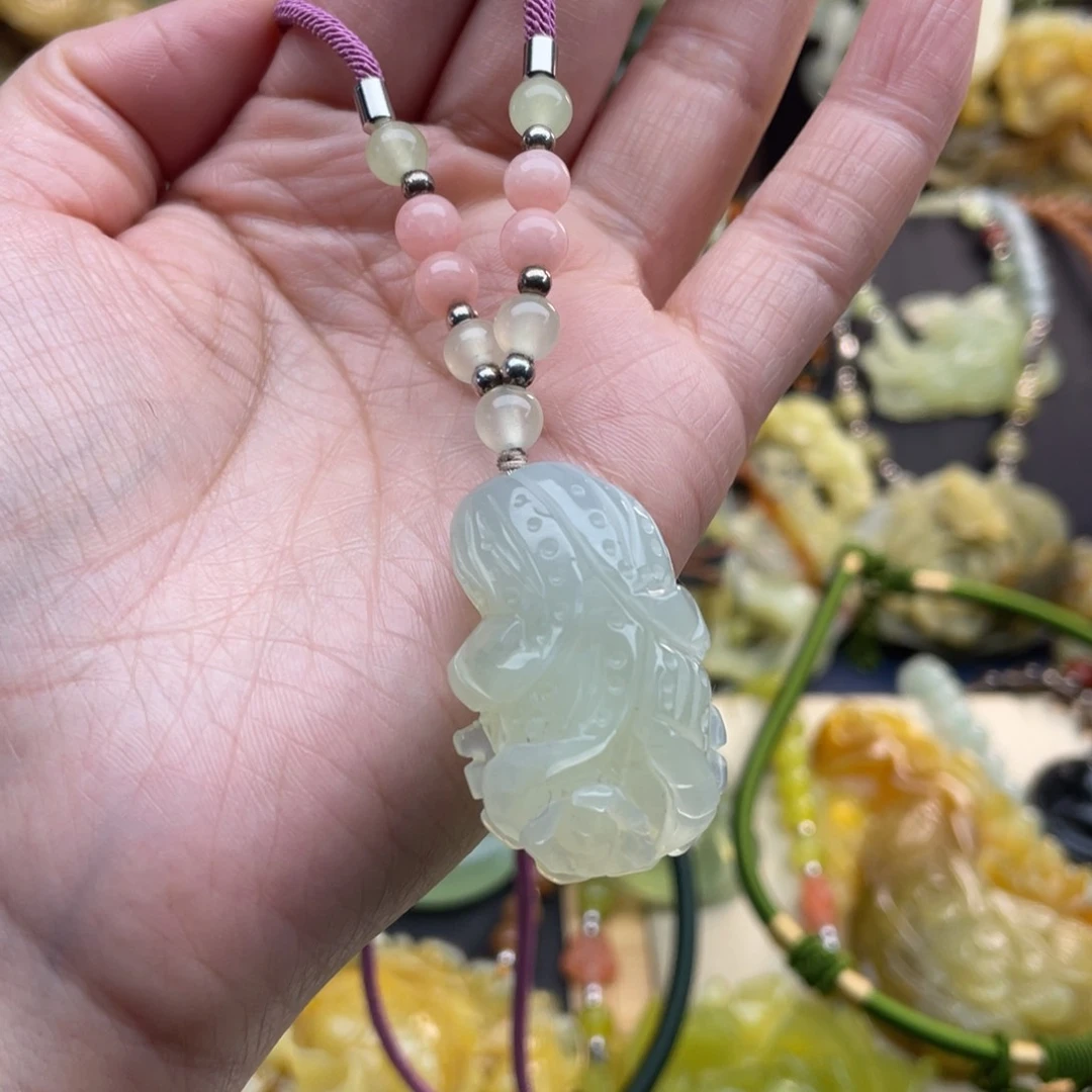 蛇纹石玉颈饰未镶嵌
