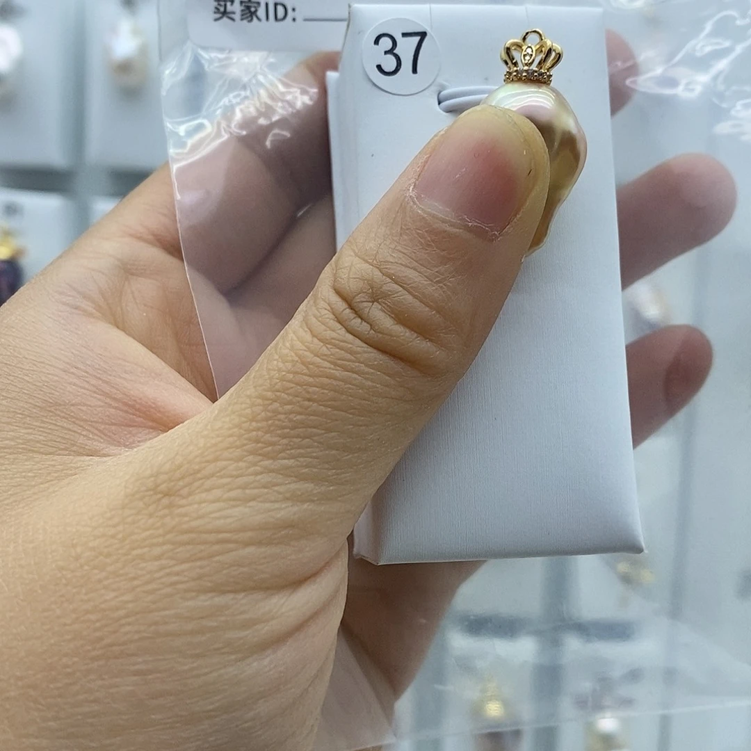 钛钢淡水珍珠颈饰