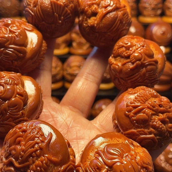 田***格橄榄核把件橄榄雕刻