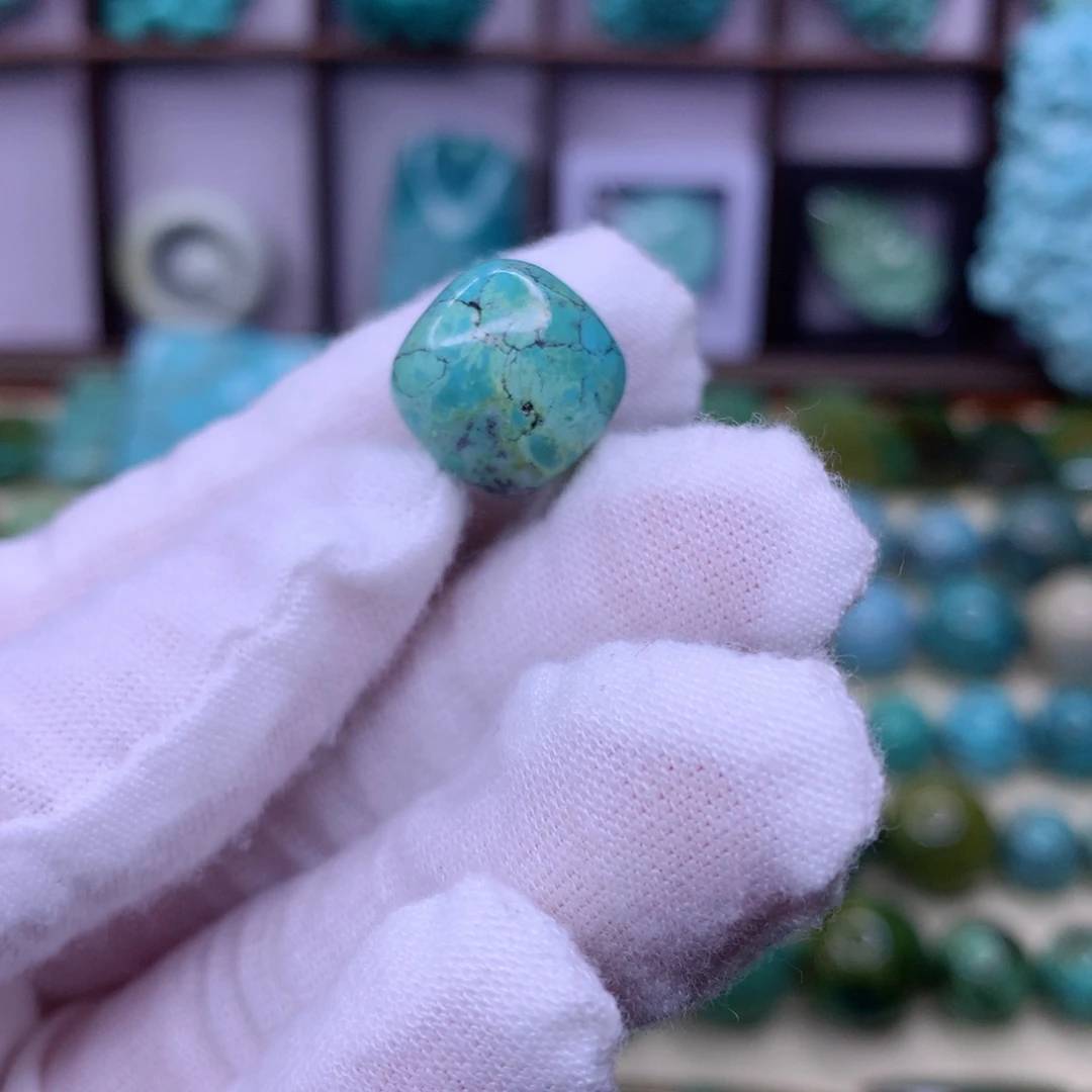 绿松石未镶嵌原矿 0****0