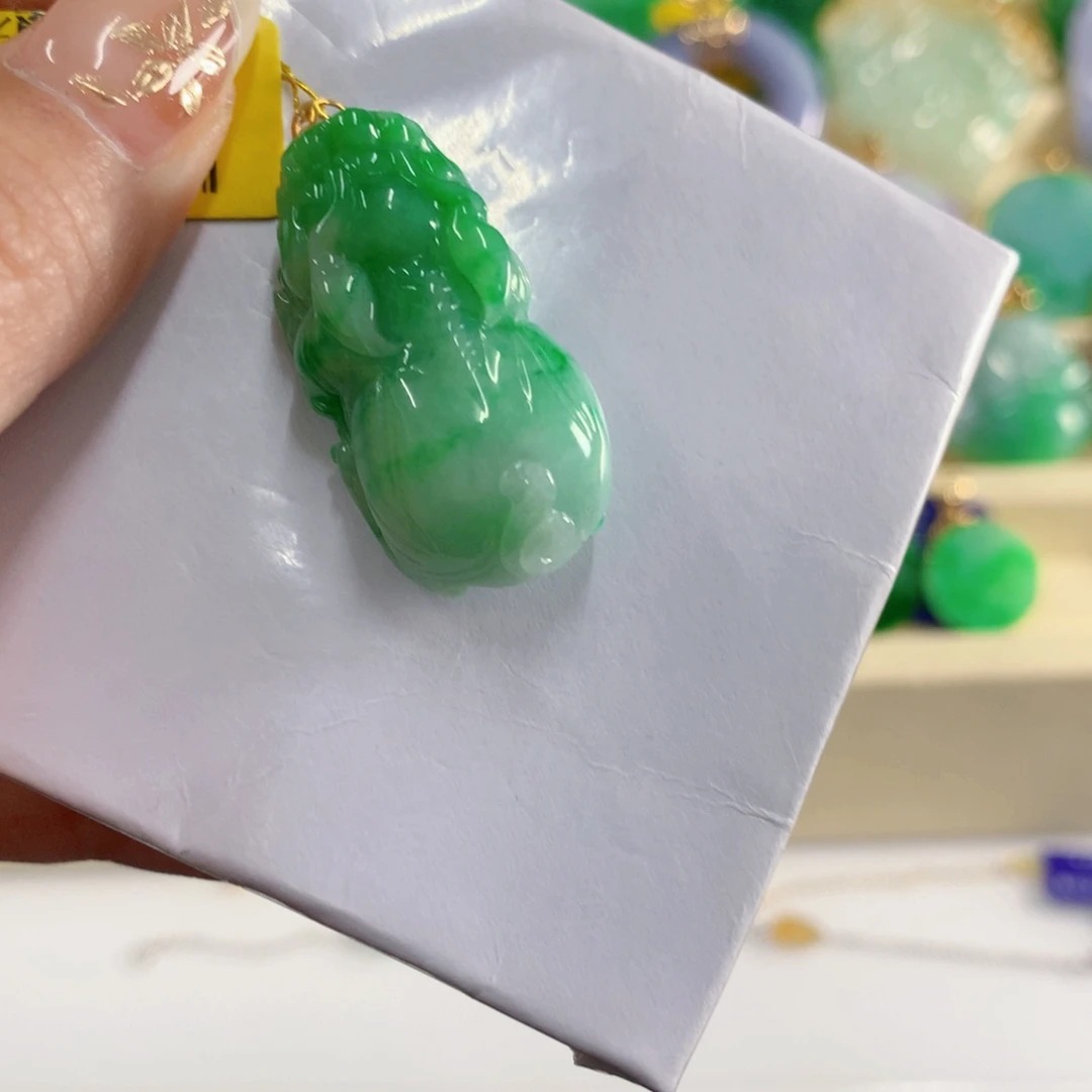 翡翠18K金镶嵌颈饰