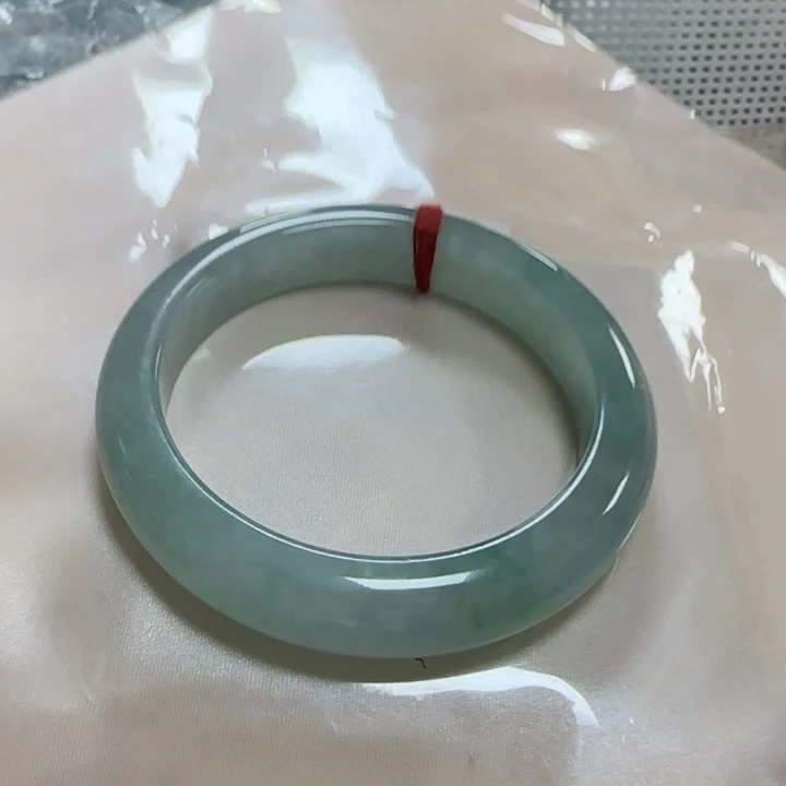 大***儿翡翠未镶嵌手镯翡翠