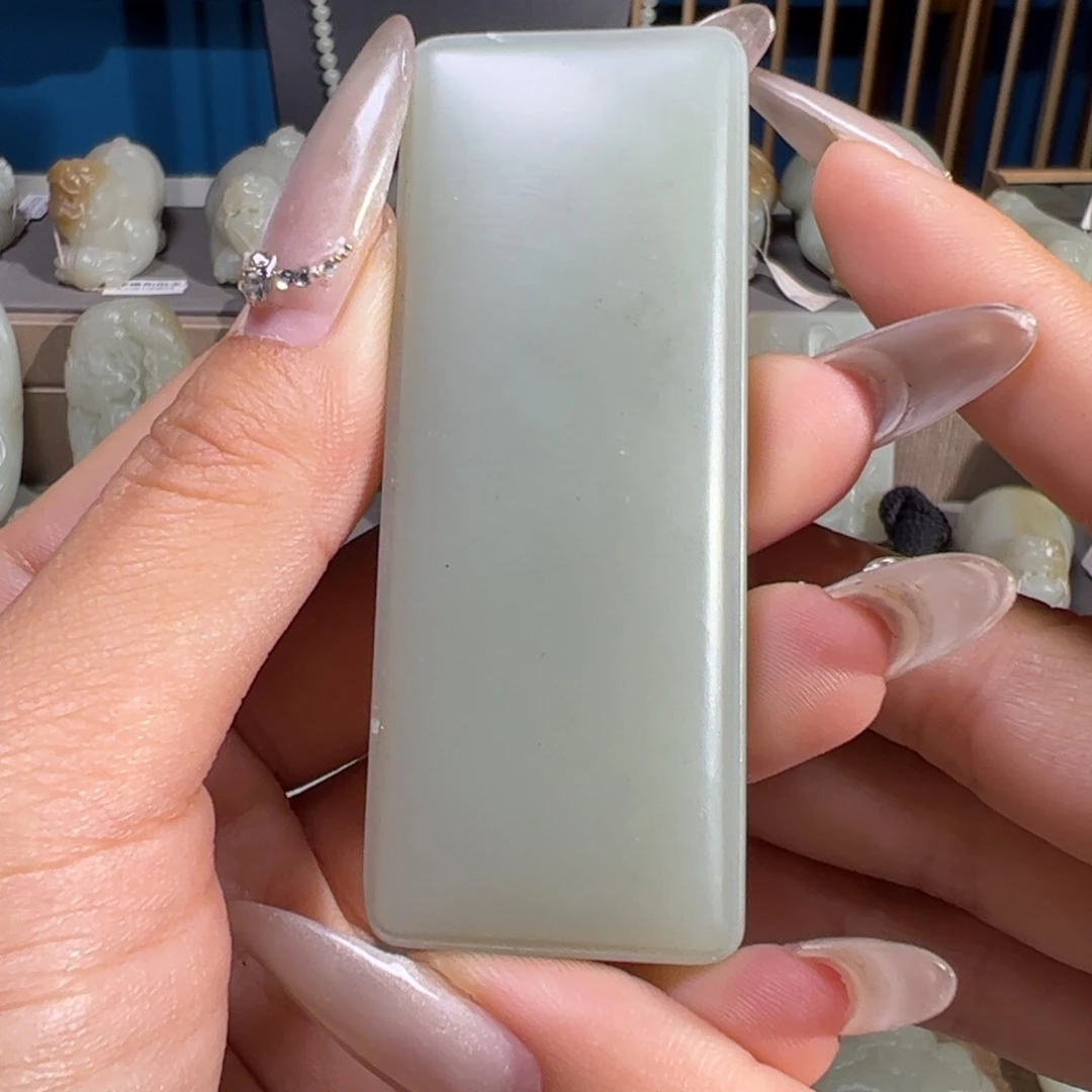 杜***锰和田玉（糖玉）未镶嵌颈饰