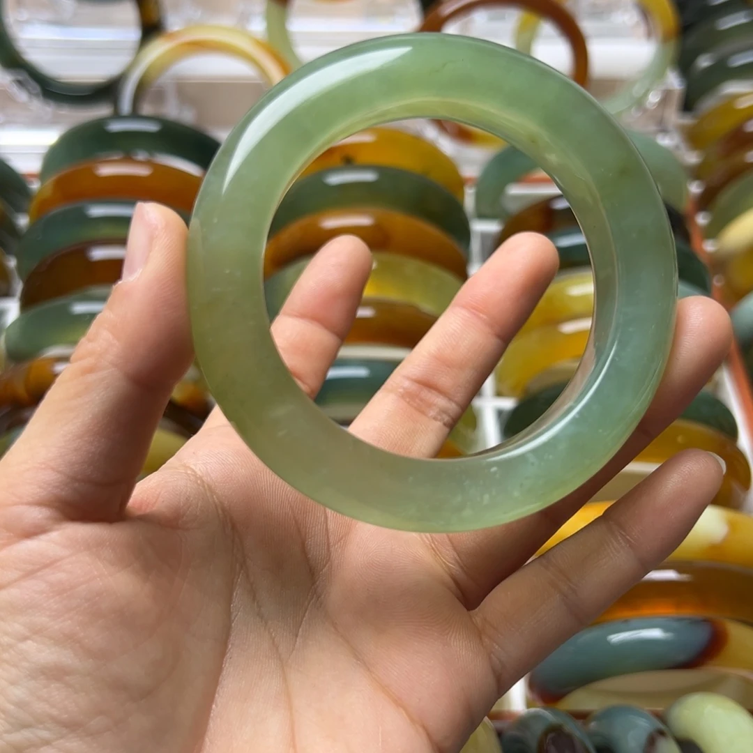 蛇纹石玉未镶嵌手镯