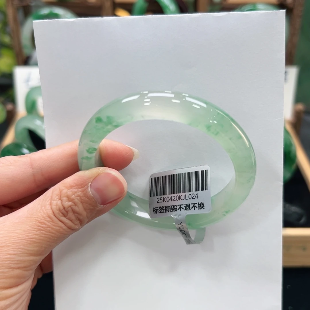 ****事石英质玉未镶嵌手镯➕佳佳56