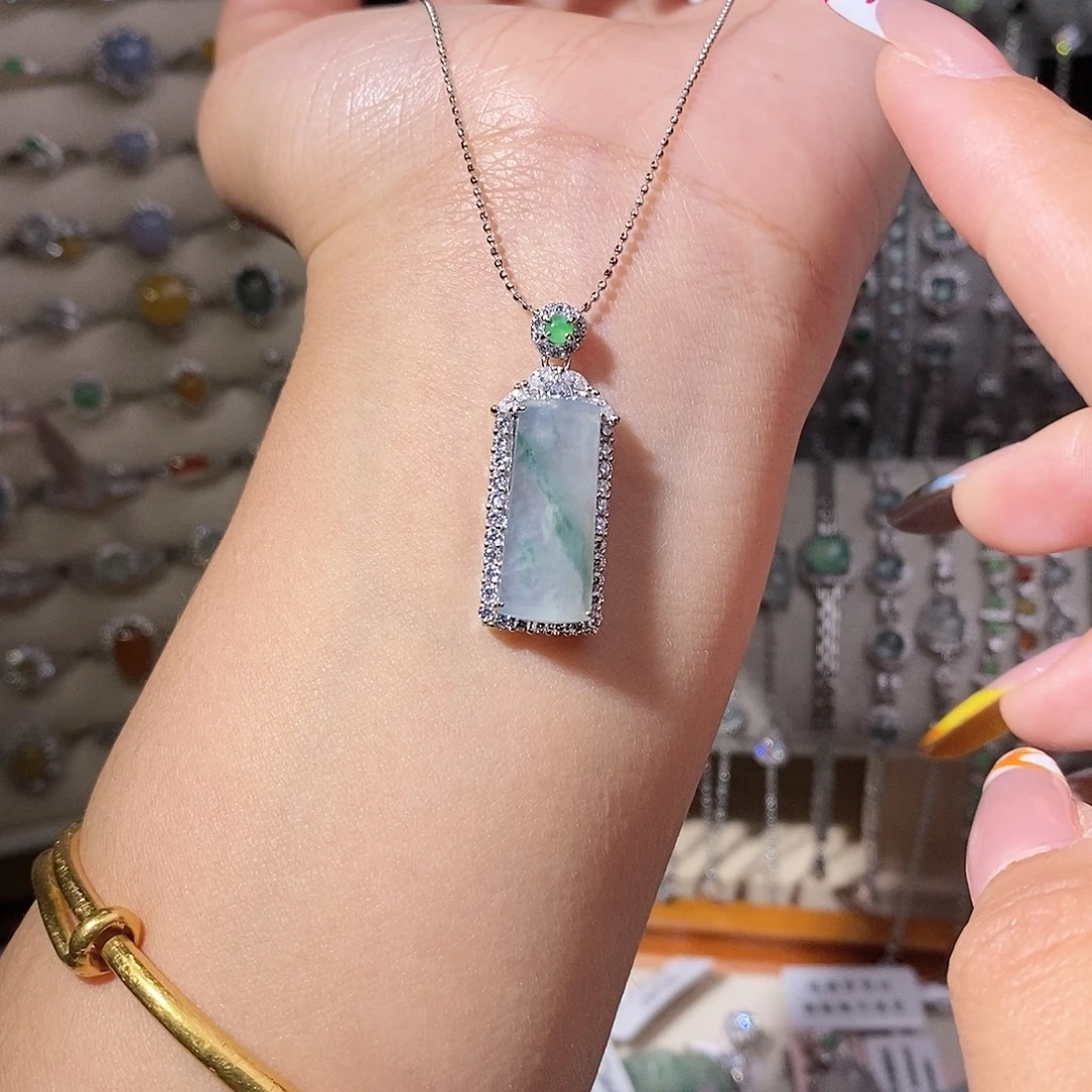 c***h翡翠银S925镶嵌吊坠(赠链)